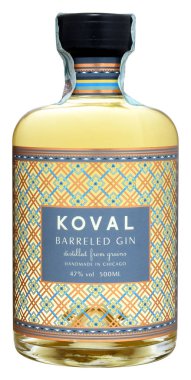 Venedik, İtalya - Ağustos 2019. Cin Koval Namlulu Şişe 50cl, 47% Vol.