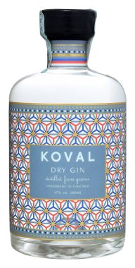 Venedik, İtalya - Ağustos 2019. Cin Koval Kuru 50cl, 47%Vol Şişe.