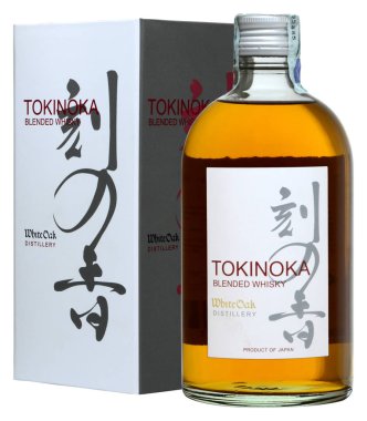 Venedik, İtalya - Ocak 2020. Bir şişe Japon Viskisi Tokinoka Ak Meşe 50 cl,% 40 Vol.