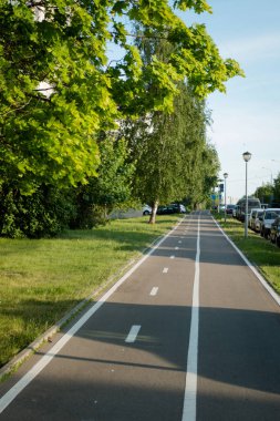 Şehirde bisiklet yolu. Spor ya da eğitim yeri