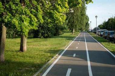 Şehirde bisiklet yolu. Spor ya da eğitim yeri