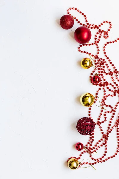 Bodegón Navidad Sobre Fondo Hormigón Blanco Juguetes Abeto Decoraciones Vista —  Fotos de Stock