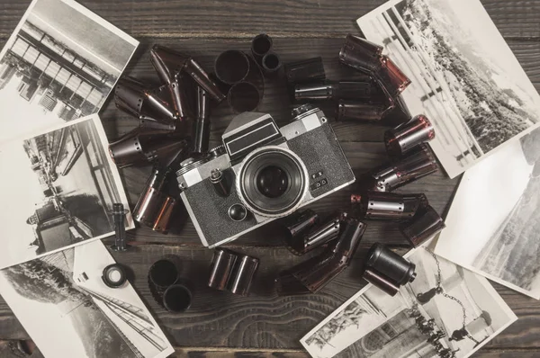 Παλιά Φωτογραφική Μηχανή Φιλμ Και Μαύρο Και Άσπρο Φωτογραφίες Είναι — Φωτογραφία Αρχείου