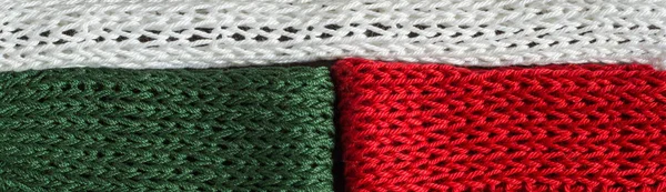 Gebreide Fragmenten Van Vlag Kleuren Rood Wit Groen — Stockfoto