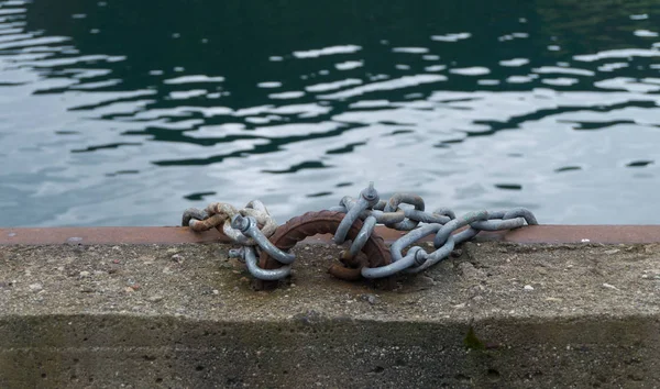 Iron Chains Fastening Boat Pier — Stock Photo, Image