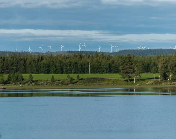 Turbinas Eólicas Floresta Verde Lago Blattnicksele Suécia — Fotografia de Stock