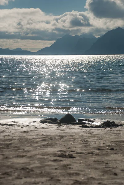 ノルウェー ロフォーテン諸島ノルウェー海の海岸の砂浜 観光国道ロフォーテン諸島 — ストック写真