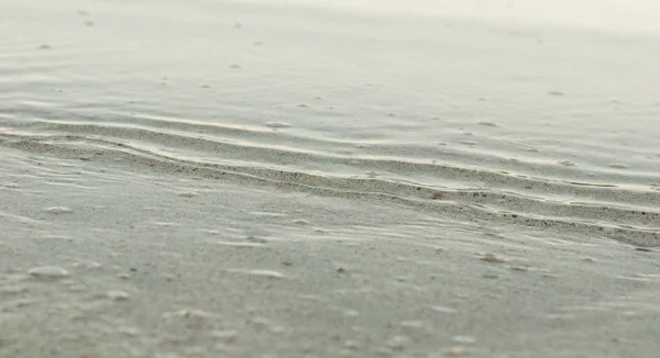 Kleine Wellen Auf Transparentem Flachwasser — Stockfoto