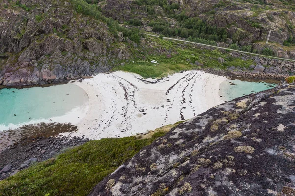 View Thetrollskarholmen Islet Rocky Shore Sandy Beach Lofoten Norway — Stock Photo, Image