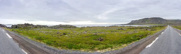 Falésias Rochosas Longo Rota Turística Nacional Varanger Costa Mar Barents — Fotografia de Stock