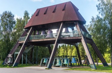 Vaskikello, Finlandiya - 17 Ağustos 2017: Kilise bellvaskikello koleksiyonu, Finlandiya - 17 Ağustos 2017: Dünyanın farklı ülkelerinden kilise çanlarının toplanması