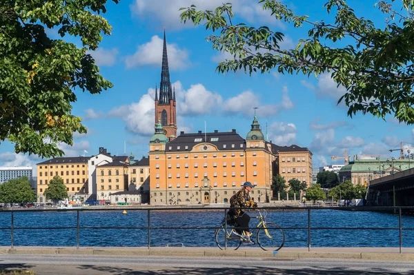 Cityscape v Gamla Stan, staré město ve Stockholmu, Švédsko — Stock fotografie