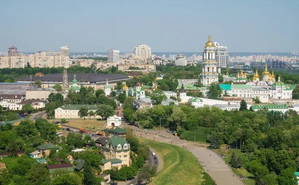 Paisaje urbano de Kiev con alto mirador — Foto de Stock