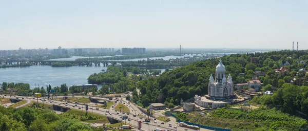 Paisaje urbano de Kiev con alto mirador —  Fotos de Stock