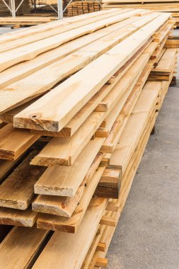 Mağazada katlanmış panolar