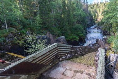 Nehir, Auttikongas, Finl aşağı kereste taşımak için eski oluk