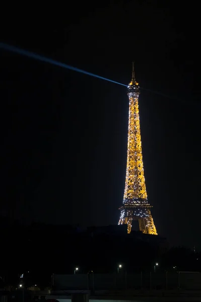 法国巴黎 - 2017年8月25日：埃菲尔铁塔景观 — 图库照片