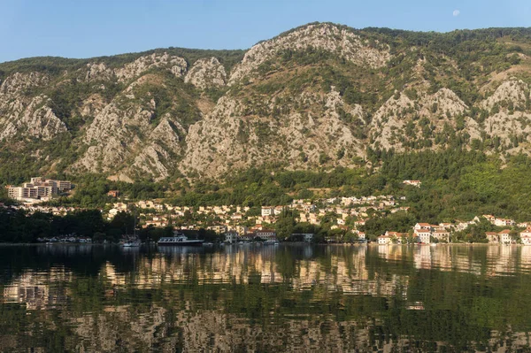 Berge über der Bucht von Kotor, Montenegro — Stockfoto