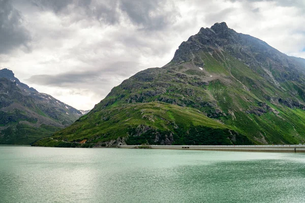 Malerischer silvretta stausee und berge, österreichische alpen — Stockfoto