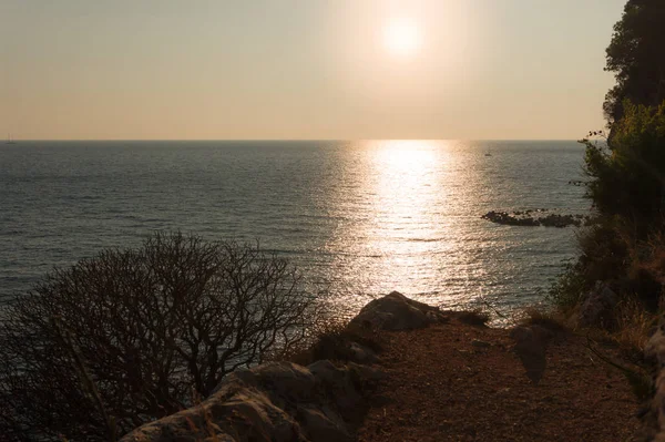 Puesta de sol escénica en el mar — Foto de Stock