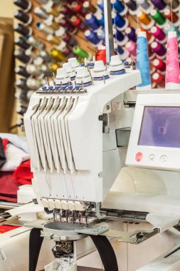 Yazılım kontrollü endüstriyel nakış makinesi