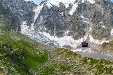 Aiguille du Midi 'ye telgraf çek. Chamonix, Mont Blanc Massif, Fran
