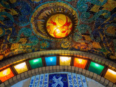 Kazan, Rusya - 1 Haziran 2018: Tüm Dinler Tapınağı'nın iç mekanlarında süslemeler. 