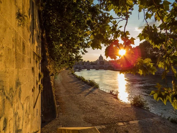 Pôr Sol Verão Sobre Rio Tibre Roma Itália — Fotografia de Stock