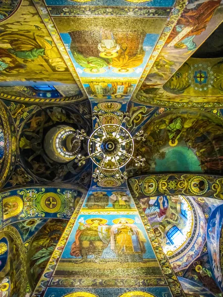 Vista del interior de la Iglesia del Salvador sobre la Sangre derramada en San Petersburgo, Rusia — Foto de Stock