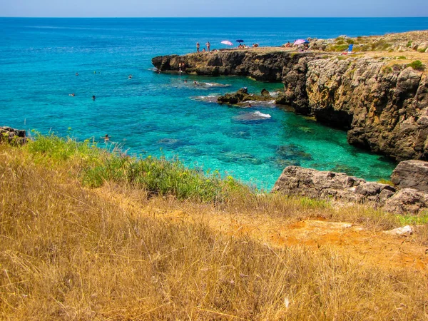 Piękna zatoka w Salento, Apulia, Włochy — Zdjęcie stockowe