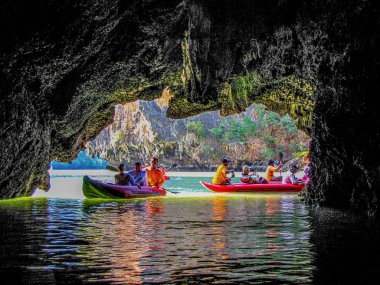 Kayak ing in Phang Nga Bay, Tayland   