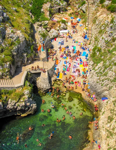 Vista aérea da famosa praia de "Il Ciolo", Gagliano del Capo, Itália — Fotografia de Stock