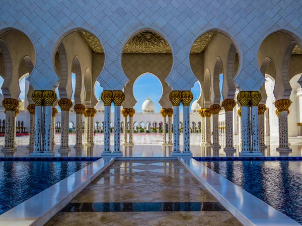 Sheikh Zayed Grand Mosque στο Αμπού Ντάμπι, Ηνωμένα Αραβικά Εμιράτα — Φωτογραφία Αρχείου