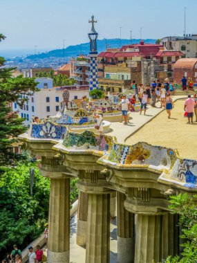 Turist Park Guell, Barcelona, İspanya 