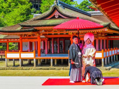 Itsukushima Shinto Tapınağı'nda Japon evliliği, Miyajima, Japonya
