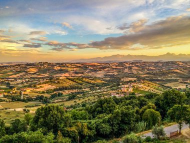 Tortoreto'da muhteşem gün batımı, Abruzzo, İtalya 