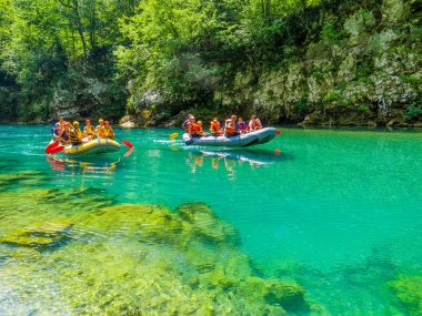 Karadağ Tara nehirde rafting 