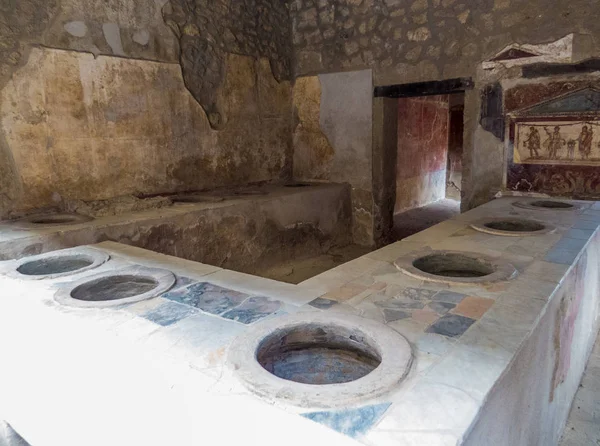 ポンペイの古代ローマの家のキッチン, イタリア — ストック写真