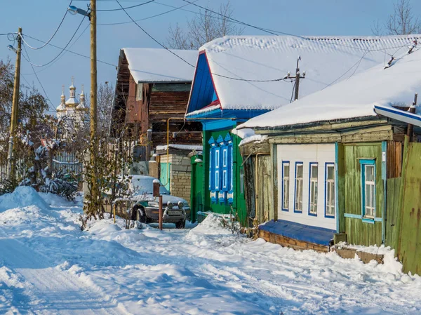 Siberische houten huizen. Tjoemen, Rusland — Stockfoto