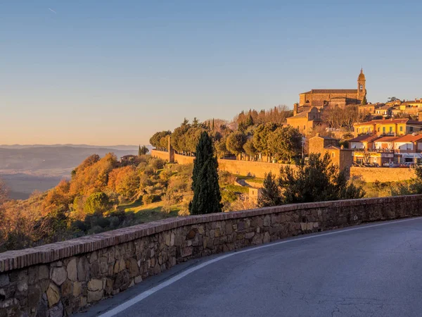Montalcino, Val d 'Orcia, Tuscany, Italy — стоковое фото