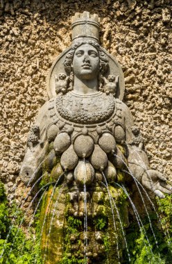 Efesli Diana Çeşmesi veya Villa d'Este'deki Doğa Ana, Tivoli, İtalya