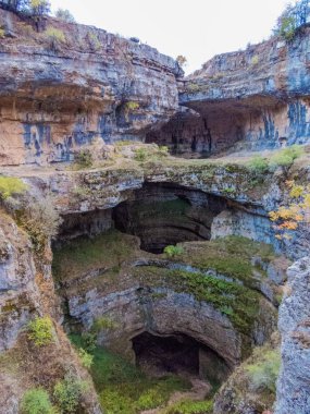 Baatara Geçidi Şelalesi. Tannourine, Lübnan 