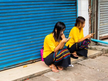 Akıllı Telefon Köleleri 