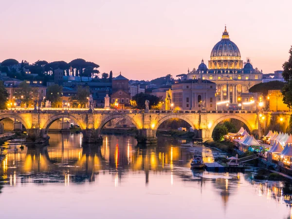 Magisk solnedgång i Rom, Italien — Stockfoto