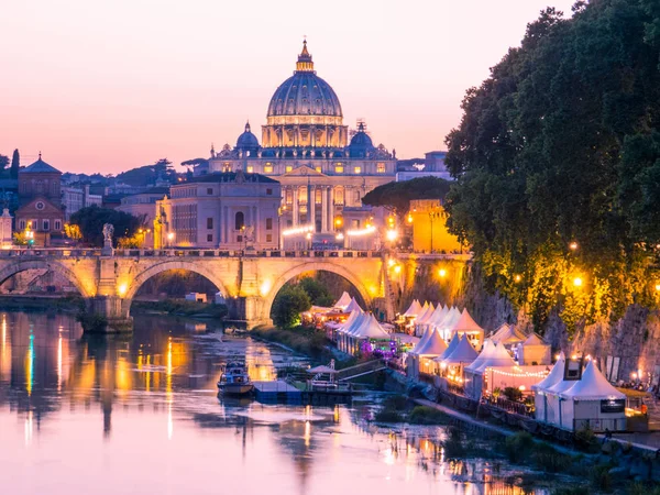 Magisk solnedgång i Rom, Italien — Stockfoto