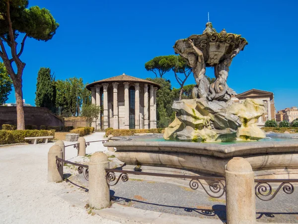 Templo de Hércules Victor e a Fonte dos Tritões em Roma, Itália — Fotografia de Stock