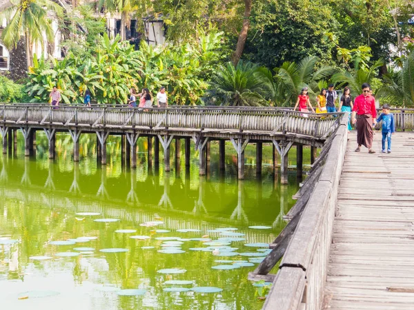 Kandawgyi Lake, Yangon, Myanmar — Stok fotoğraf