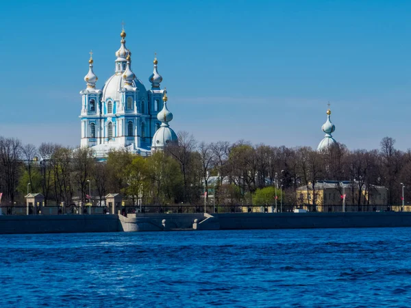 Smolny-kathedraal, St. Petersburg, Rusland — Stockfoto