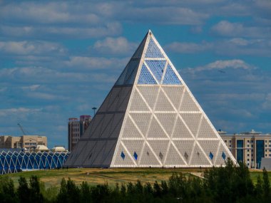 Barış ve Uzlaşma Sarayı, Cumhurbaşkanlığı Parkı, Nur-Sultan (Astana), Kazakistan