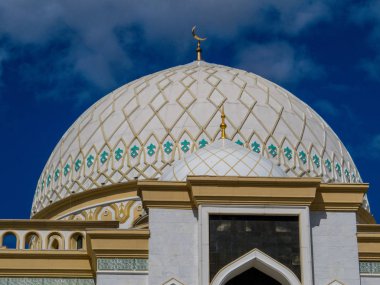 Nur-Sultan'daki Hazreti Sultan Camii (Astana), Kazakistan 